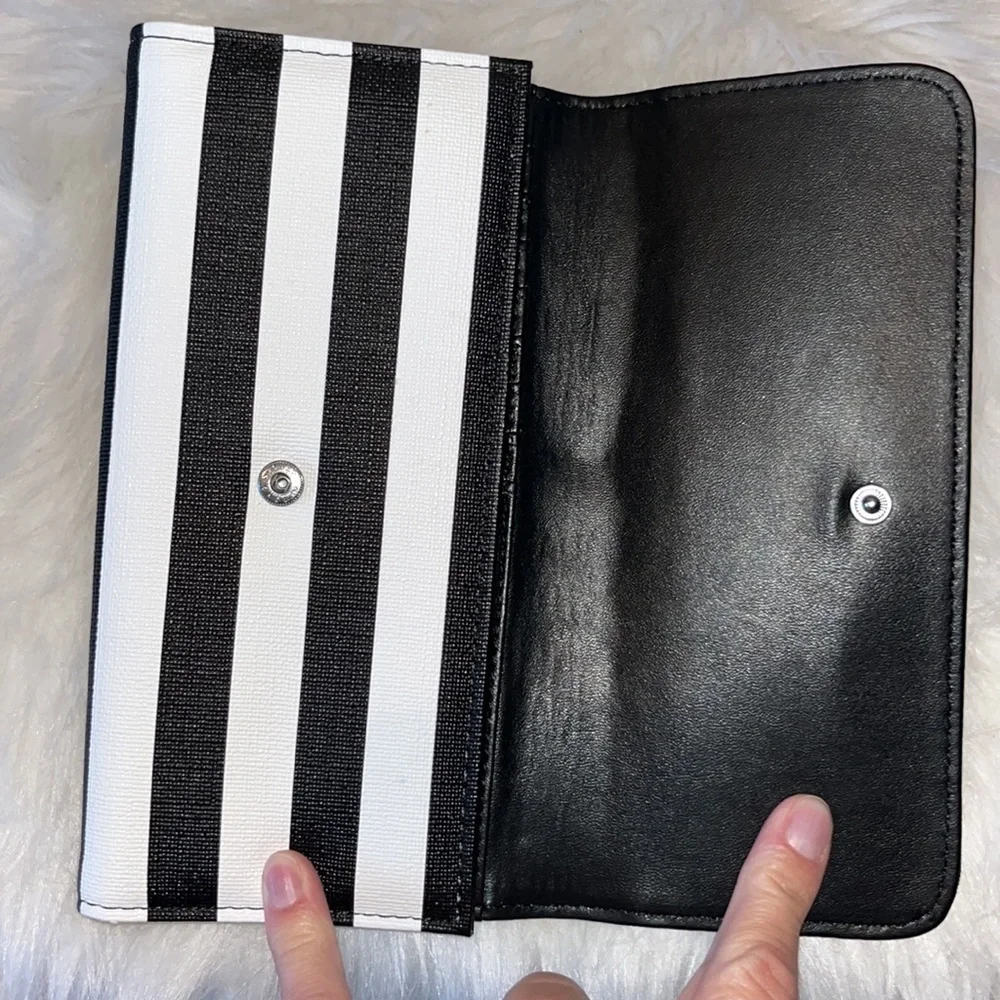 Black white striped Kut from the Kloth tri fold snap wallet like new